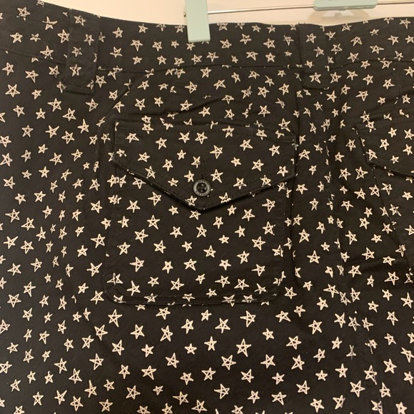 NEVER WORN Torrid 22 3.5 Inch Military Stretch Twill Mid-Rise Short, Black Star - Picture 11 of 14